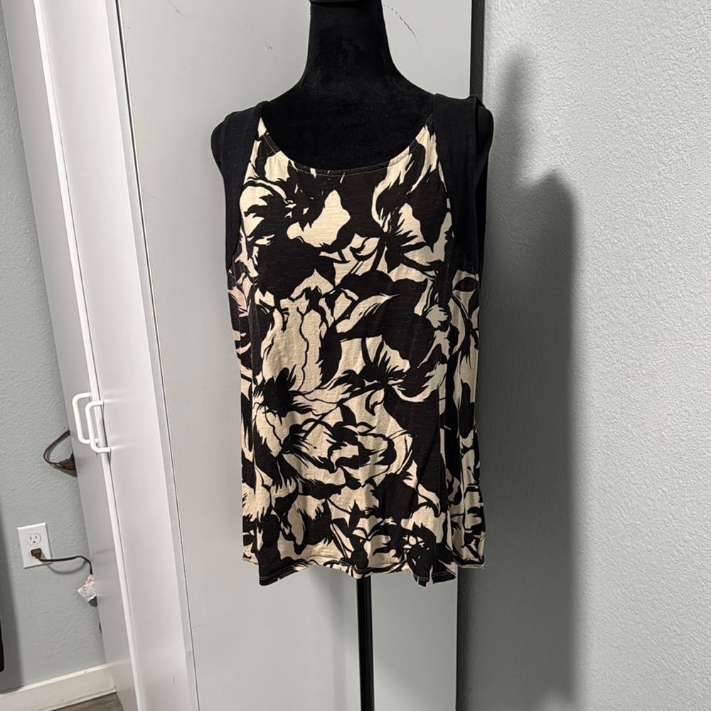 Coldwater Creek Black and Cream Floral Scoop Neck Tank